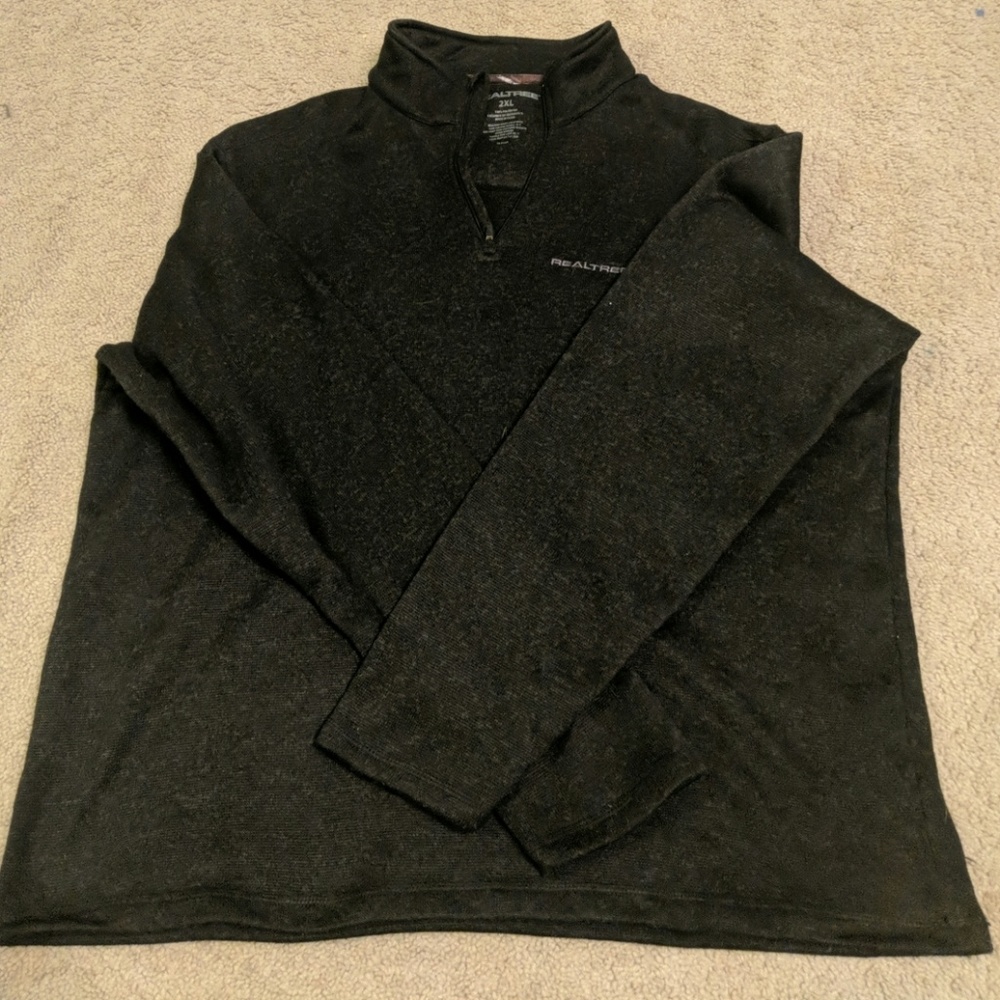Realtree black pull over